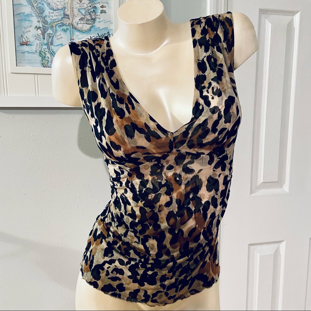 DIANE VON FURSTENBERG Silk Animal Print V Neck Sleeveless Blouse